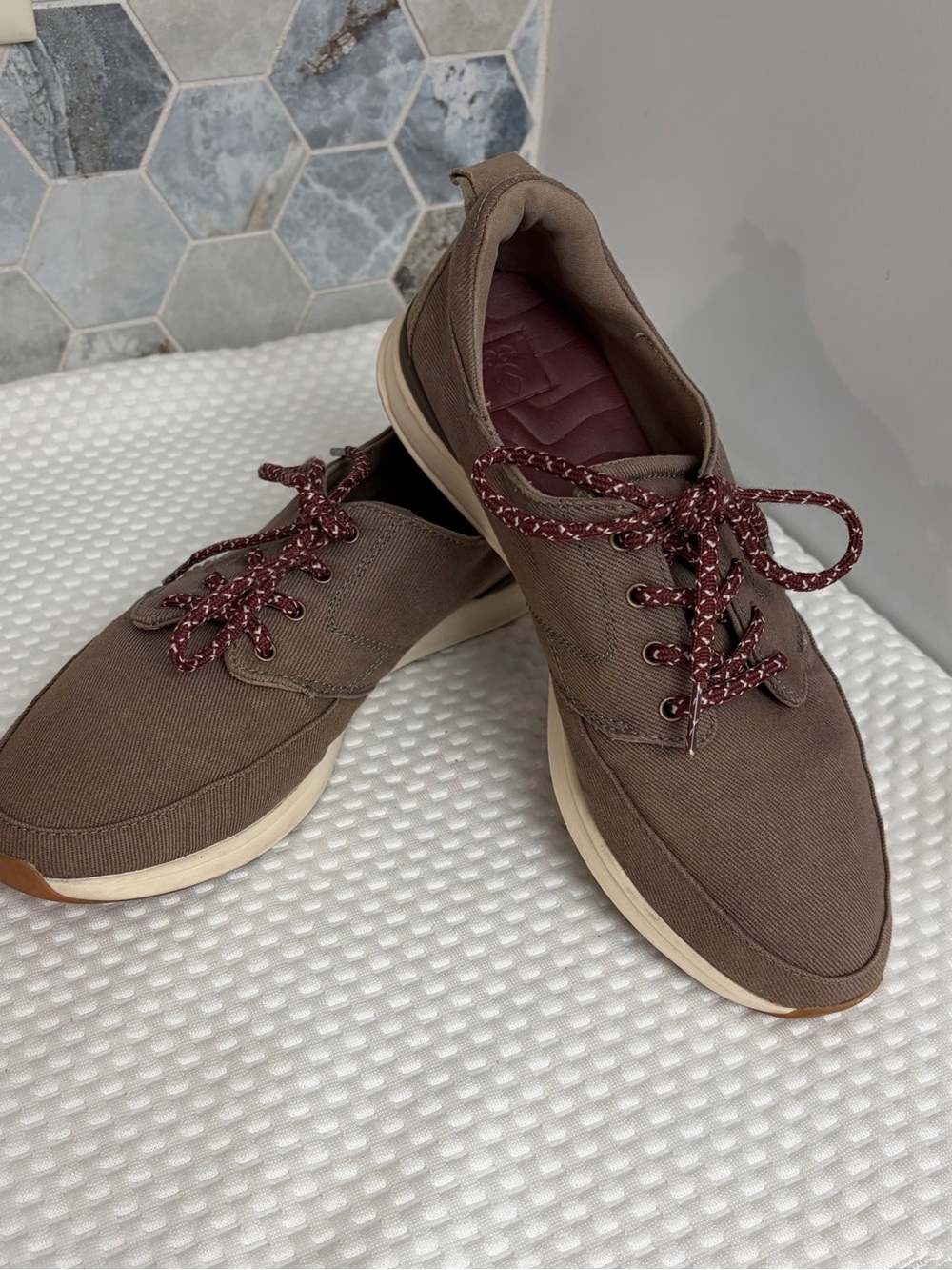 So2 Woman’s Casual Brown Canvas Lace-Up Shoes 8.5